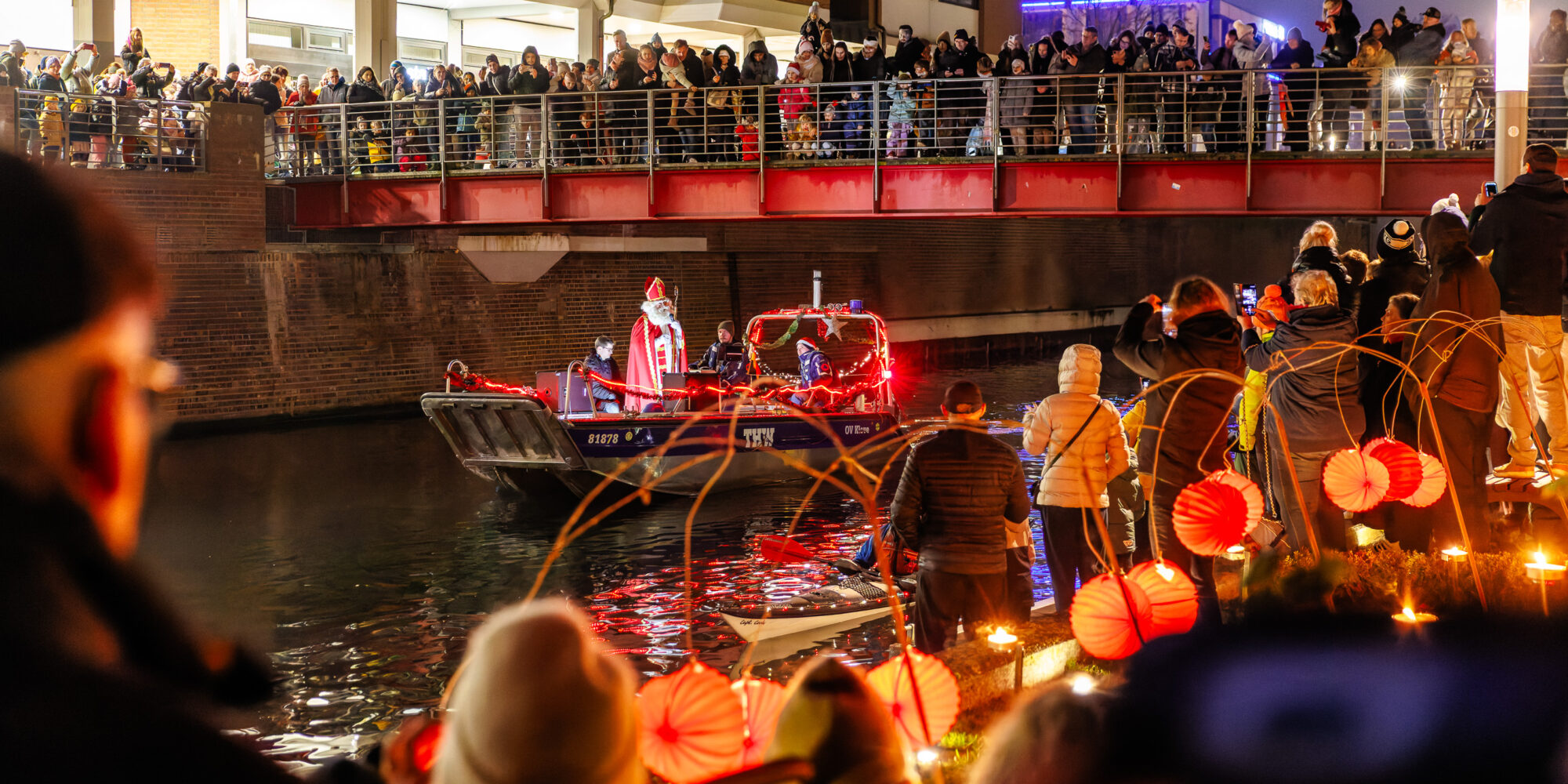 Nikolaus auf einem Boot auf dem Spoykanal, Foto Dirk Verweyen