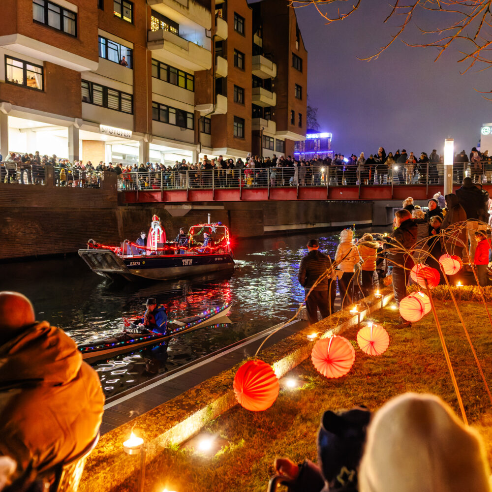 Nikolaus auf einem Boot auf dem Spoykanal, Foto Dirk Verweyen