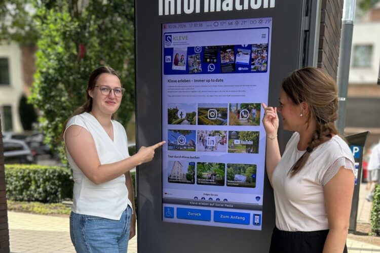 Seite Social Media mit WTM Mitarbeiterinnen